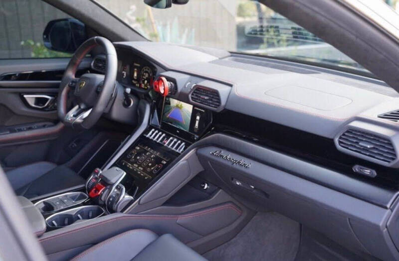 2024 Lamborghini Urus S