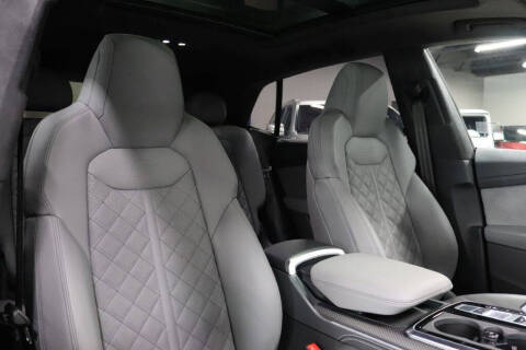 2024 Audi SQ8 4.0T quattro Prestige