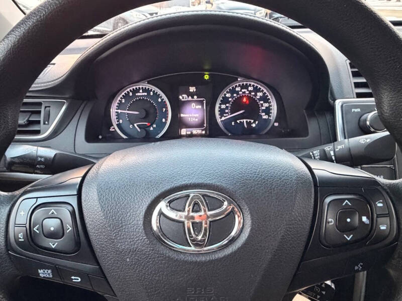 2016 Toyota Camry LE