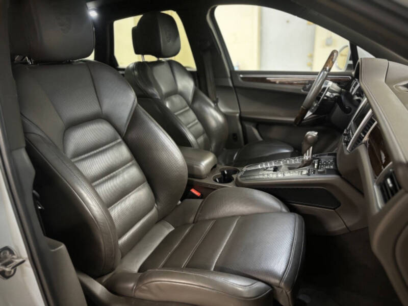 2015 Porsche Macan S