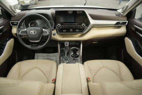 2022 Toyota Highlander Platinum