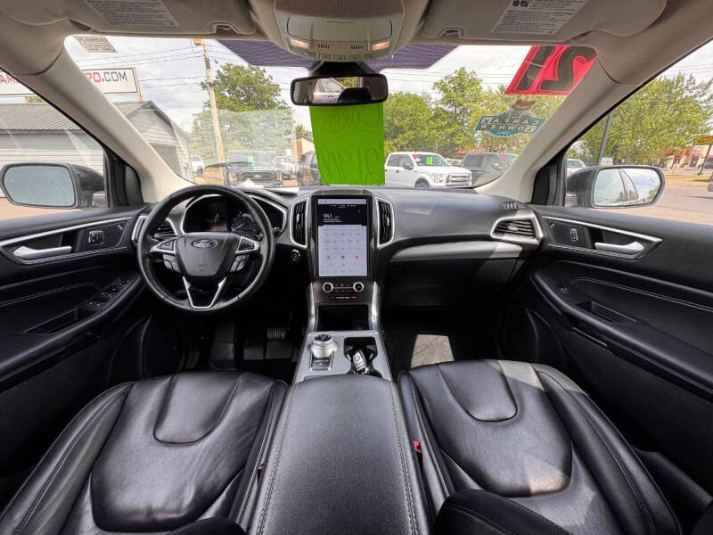 2021 Ford Edge Titanium