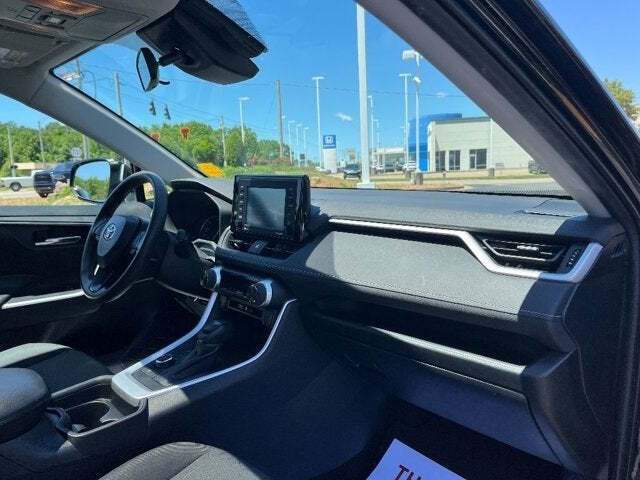 2020 Toyota RAV4 Hybrid 16