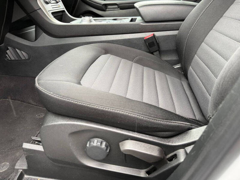 2022 Ford Edge SE