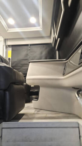 2022 Holiday Rambler Endeavor 38K?