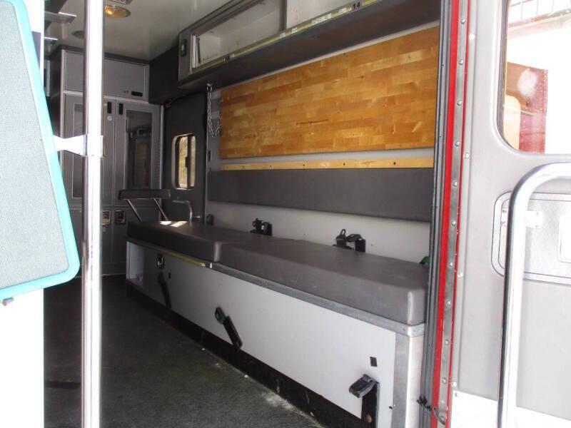 2000 Freightliner FL60