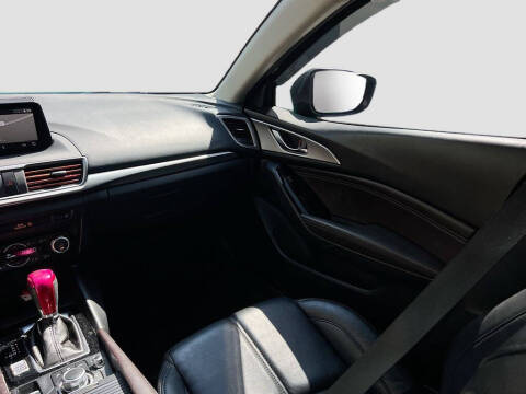 2018 Mazda MAZDA3 Touring