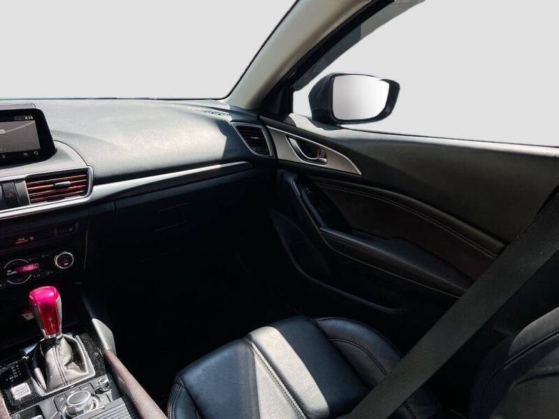 2018 Mazda MAZDA3 Touring