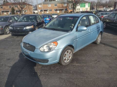 2009 Hyundai Accent for sale at Flag Motors in Columbus OH