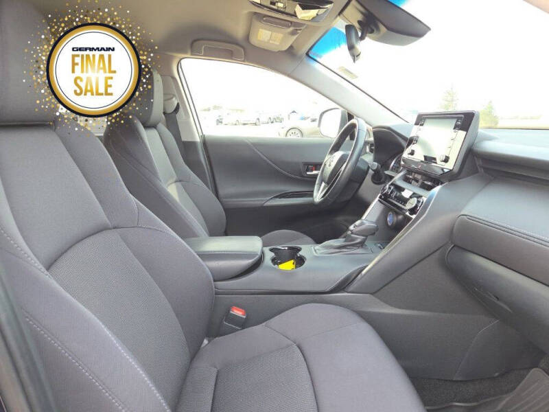 2022 Toyota Venza LE