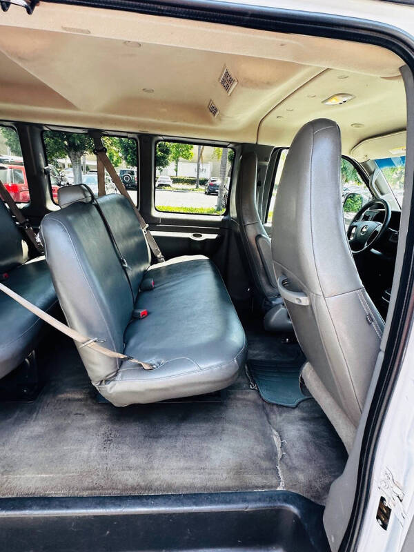2017 Chevrolet Express LT 3500