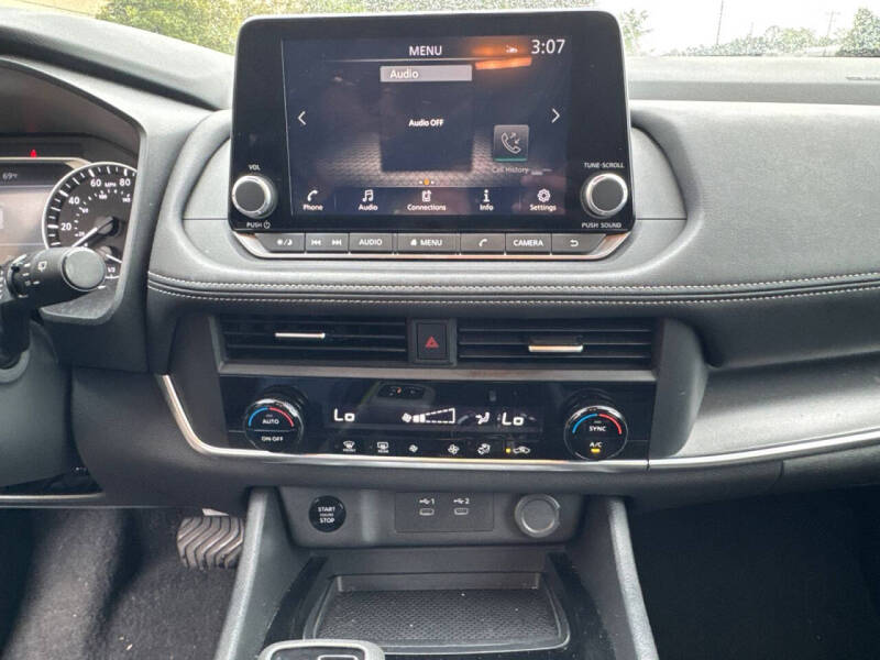 2025 Nissan Rogue SV