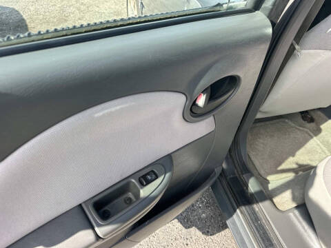 2004 Saturn Ion 2