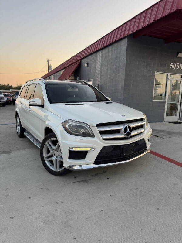 2015 Mercedes-Benz GL-Class GL550's photo