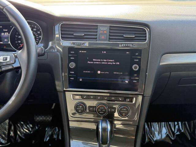 2019 Volkswagen e-Golf SE