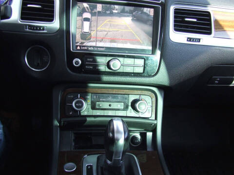 2016 Volkswagen Touareg VR6 Lux