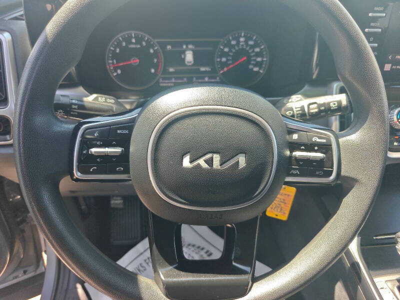 2023 Kia Sorento LX