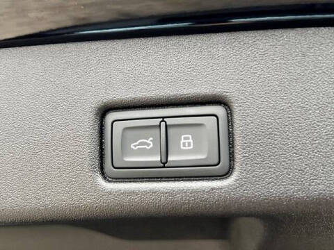 2025 Audi Q5 quattro Prestige TFSI