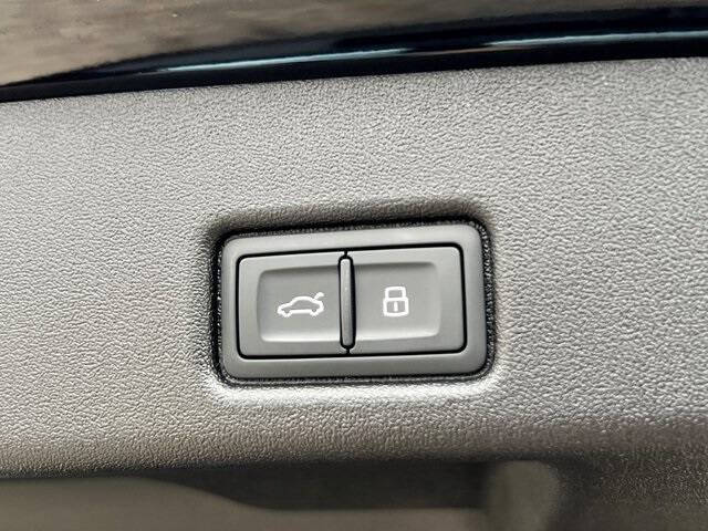 2025 Audi Q5 quattro Prestige TFSI