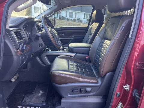 2017 Nissan Titan Platinum Reserve