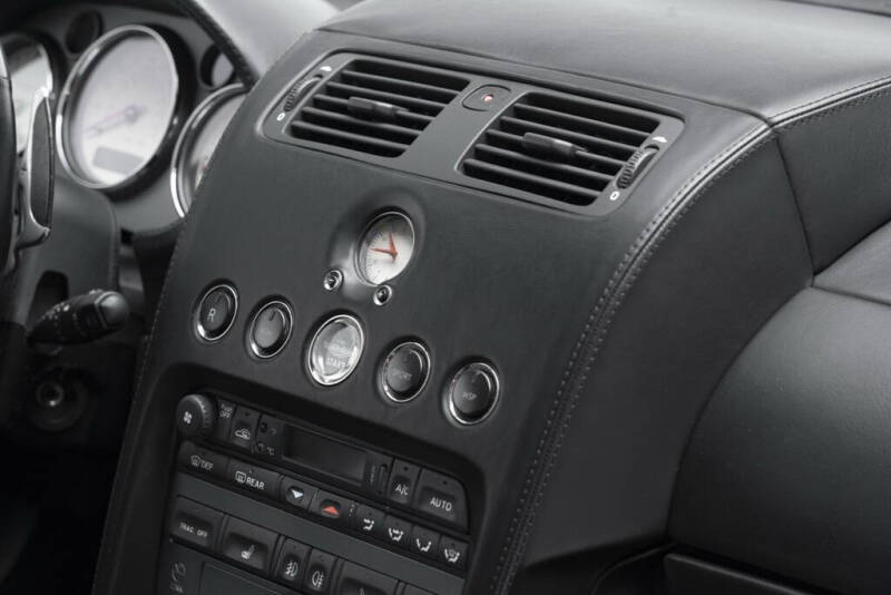 2005 Aston Martin V12 Vanquish S