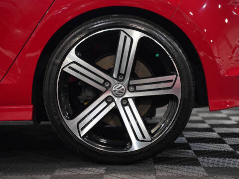 2016 Volkswagen Golf R 4Motion