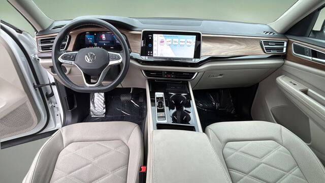 2024 Volkswagen Atlas SE