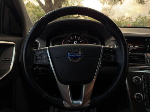 2015 Volvo XC60 T5 Drive-E Premier