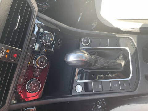 2019 Volkswagen Jetta R-Line