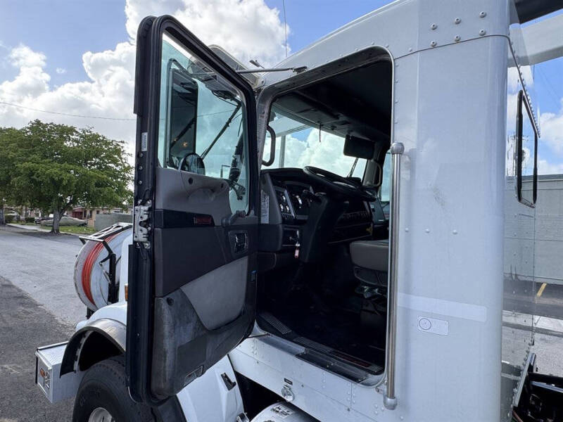2015 Kenworth T800