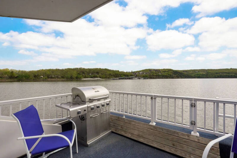 2000 FUN COUNTRY HOUSE BOAT