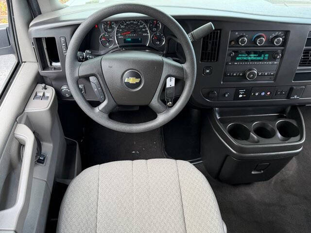 2025 Chevrolet Express LT 3500