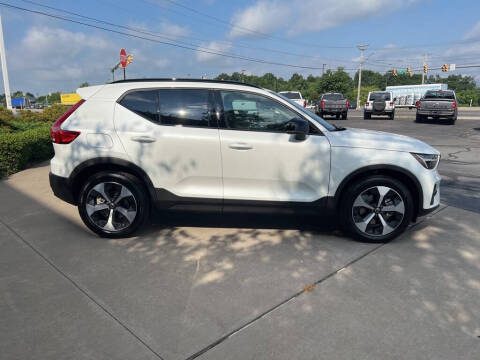 2026 Volvo XC40 B5 Core