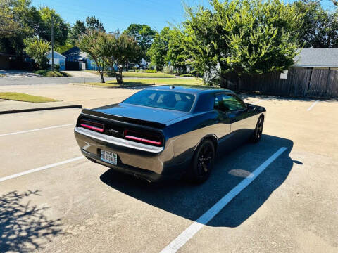 2015 Dodge Challenger SXT