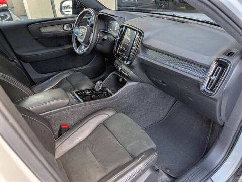 2019 Volvo XC40 T5 R-Design