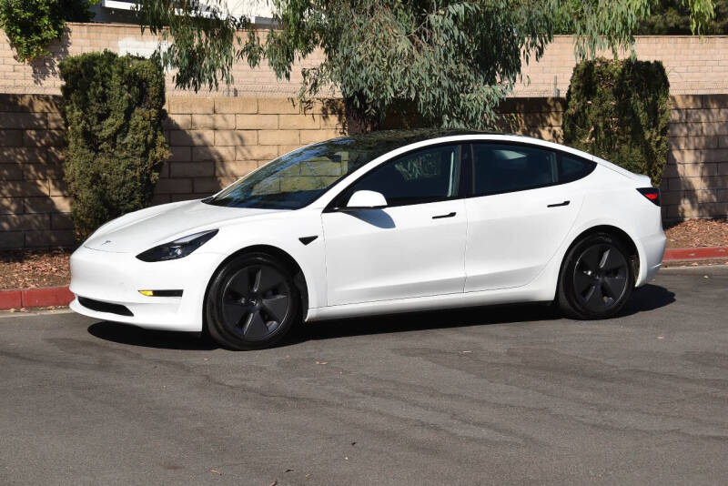 2022 Tesla Model 3 Base photo 2