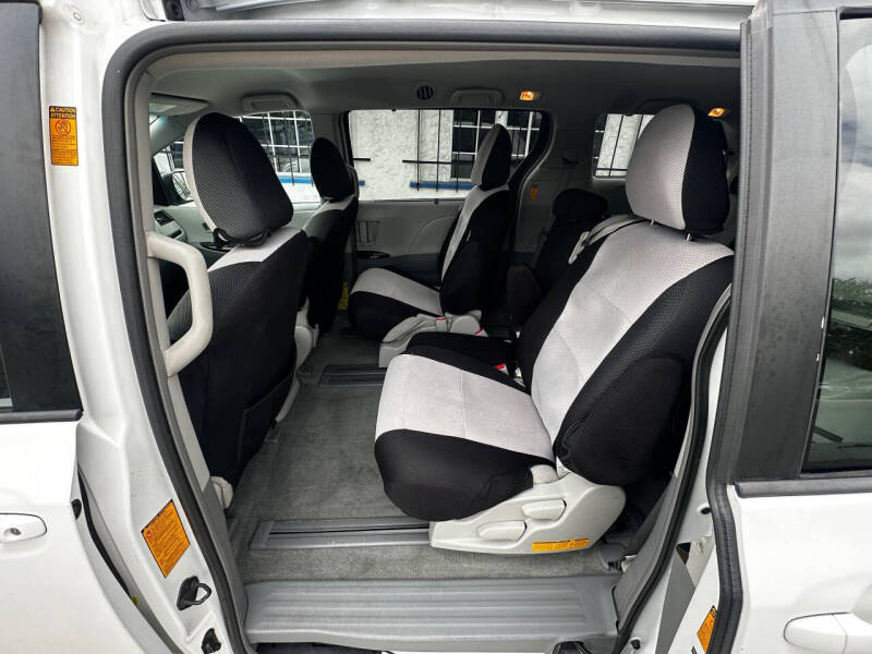 2013 Toyota Sienna