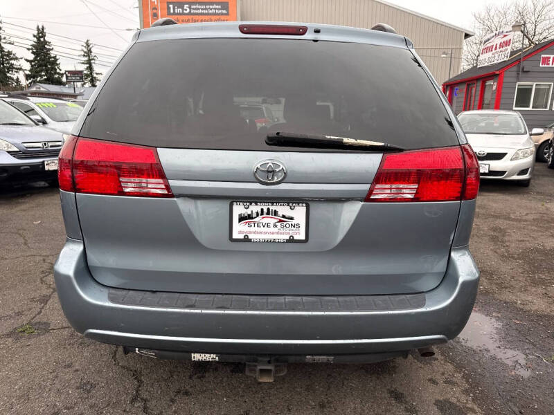 2004 Toyota Sienna LE 7 Passenger