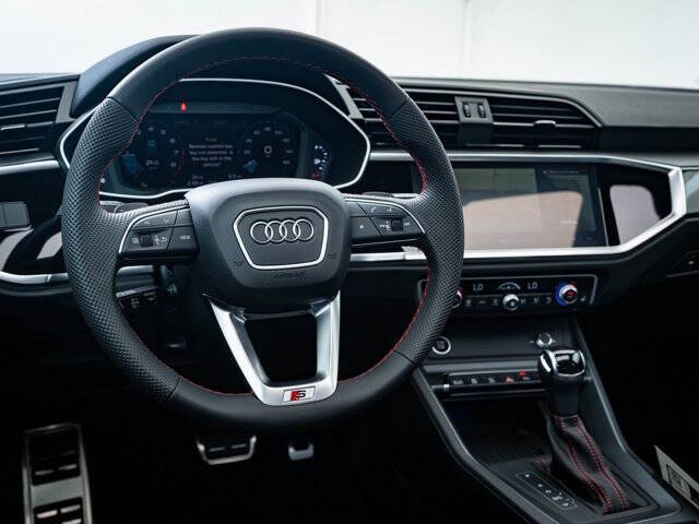 2025 Audi Q3 quattro S line Prem Plus 45 TFSI