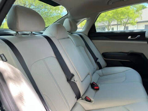 2022 Kia K5