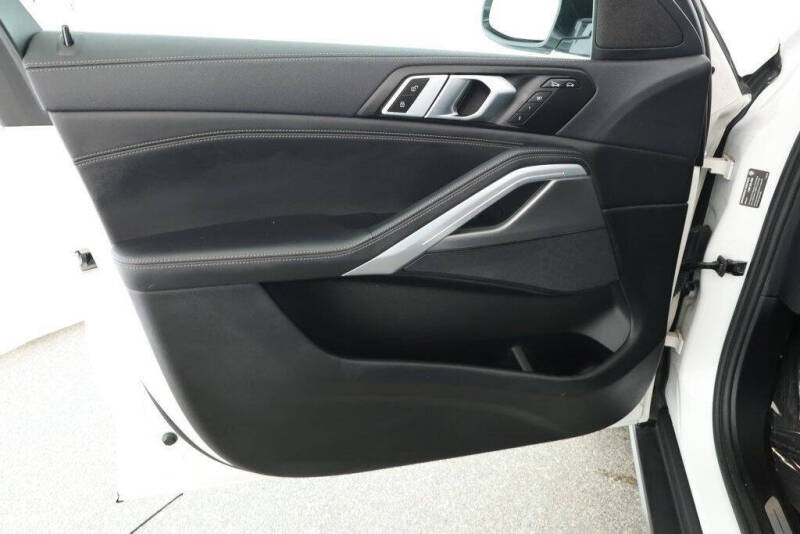 2022 BMW X6 xDrive40i