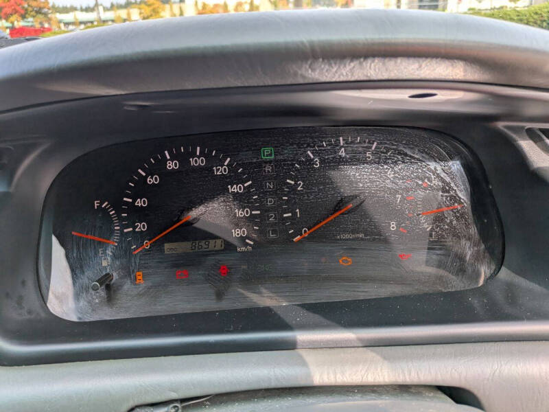 1998 Toyota Mark II Qualis