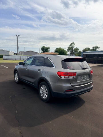 2017 Kia Sorento LX