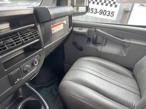 2017 GMC Savana 3500