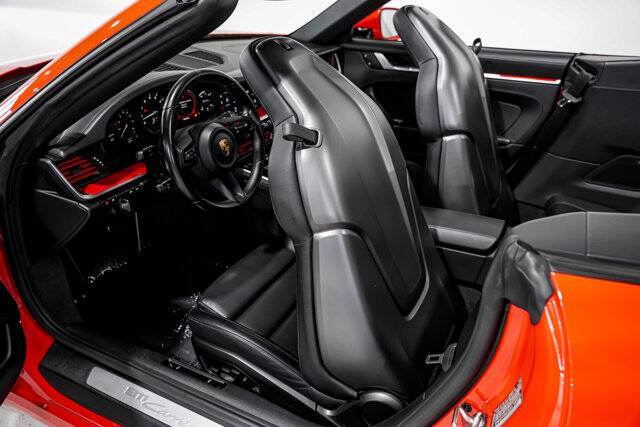 2022 Porsche 911 Carrera