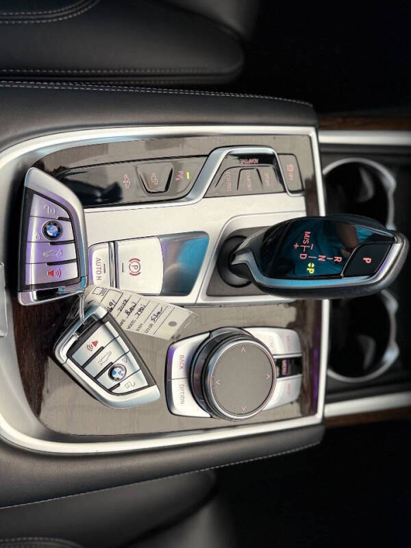 2022 BMW 7 Series 740i