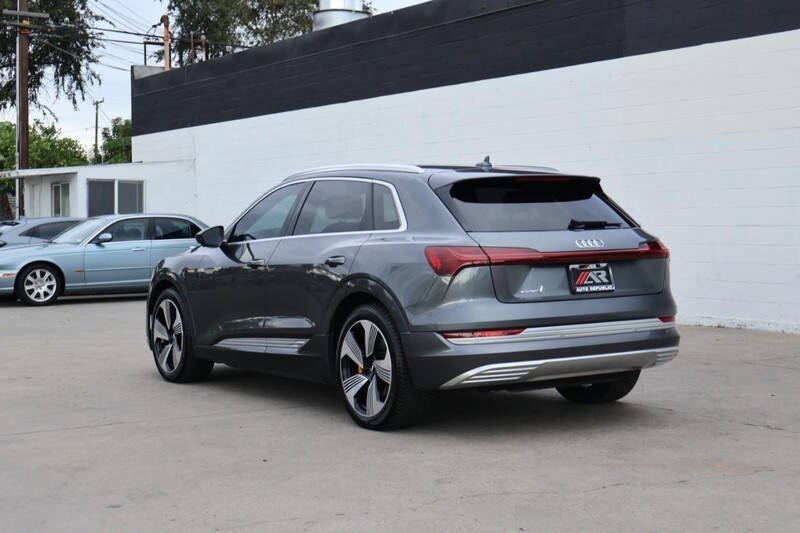 2019 Audi e-tron quattro Prestige