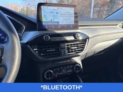 2022 Ford Escape Hybrid Titanium