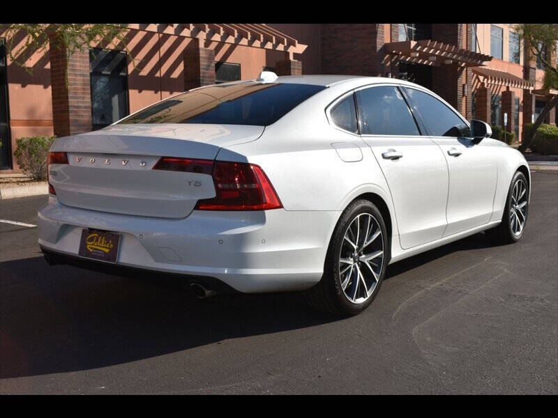 2017 Volvo S90 T5 Momentum