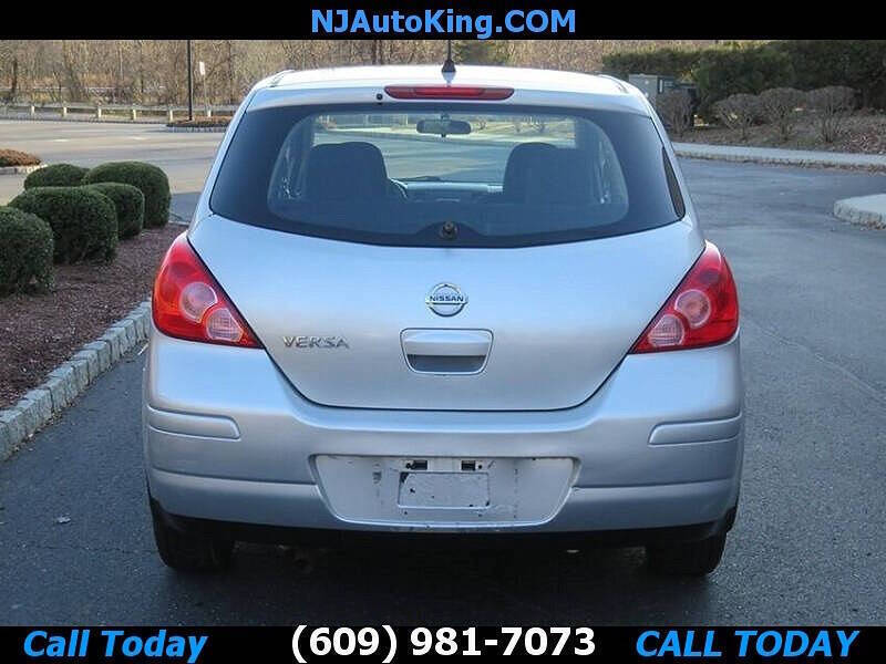 2011 Nissan Versa 1.8 S